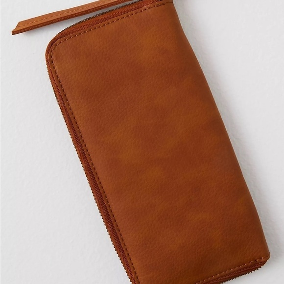 FREE PEOPLE | | Distressed Vegan Wallet - Picture 3 of 9